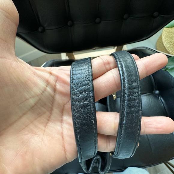 Cute Michael Kors leather tote - Picture 5 of 11